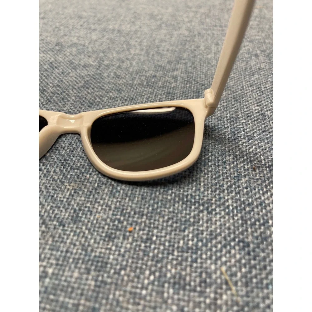 White Square Frame Sunglasses Classic Wayfarer Style Dark Tint Lenses Unisex